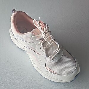 Nearly New White Asylum Ryka Lace Up Sneakers, Size 12